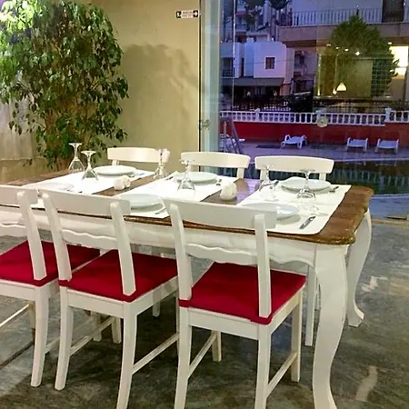 Hotel Mood Altinkum (Aydin)